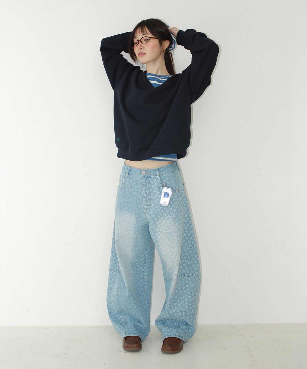 론론(RONRON) BALLOON FIT FLORAL DENIM PANTS LIGHT BLUE