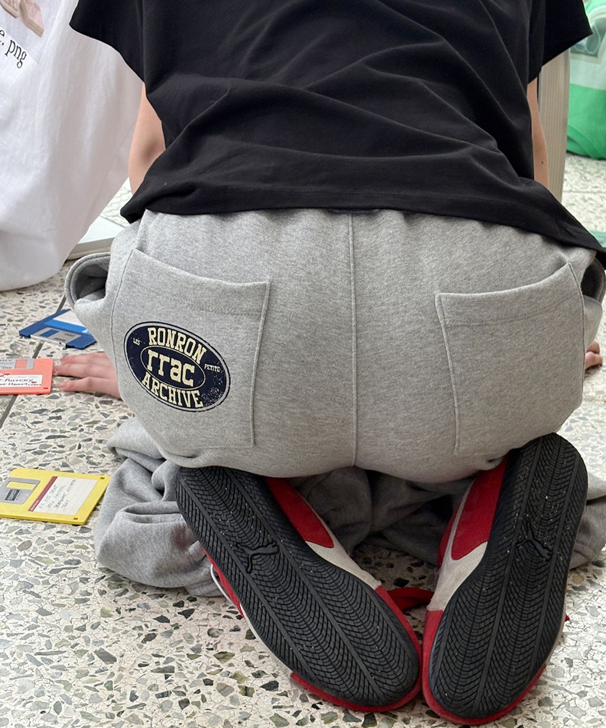 론론(RONRON) RRAC WIDE SWEAT PANTS GREY
