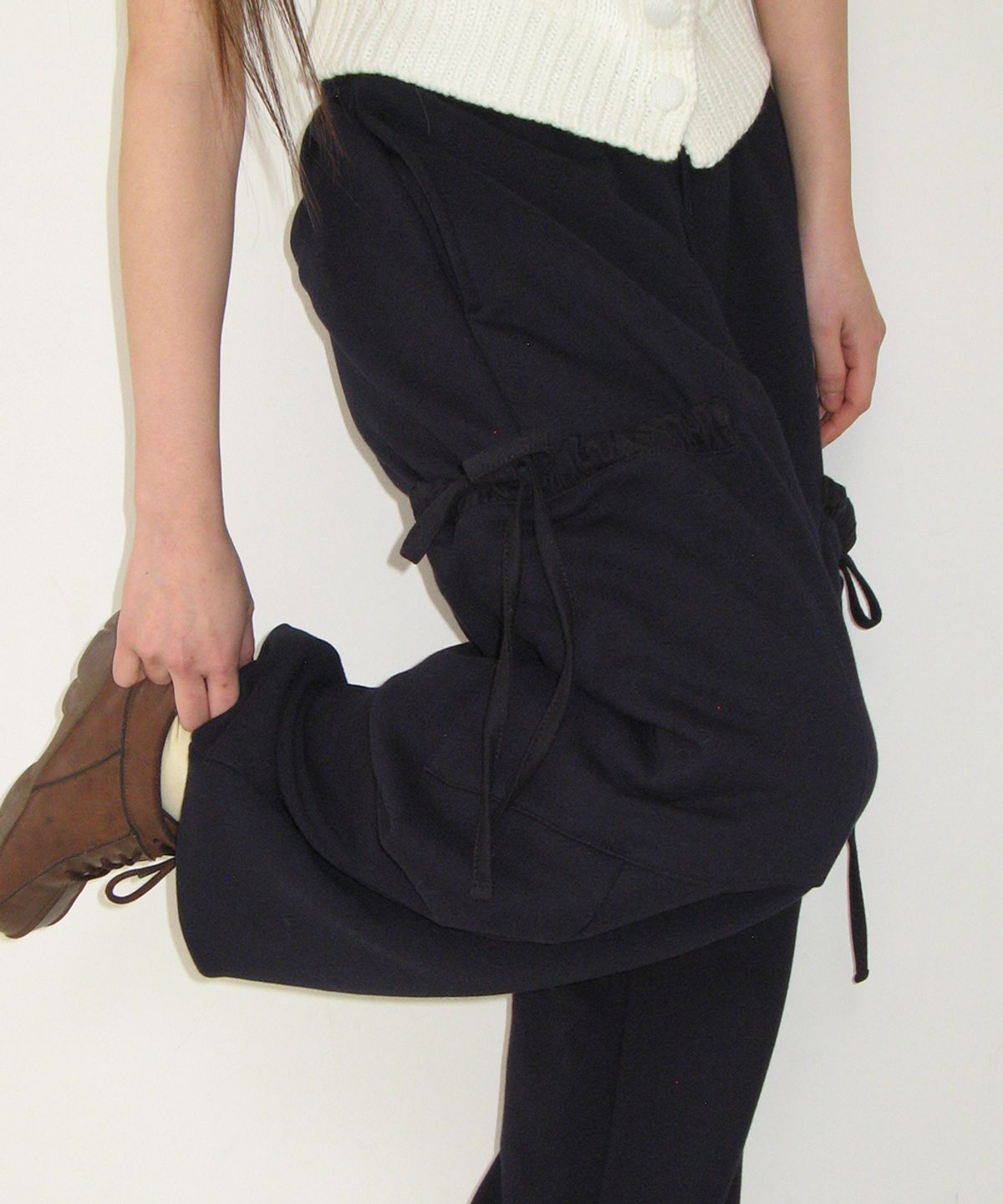 론론(RONRON) FRILL POCKET WIDE SWEAT PANTS NAVY