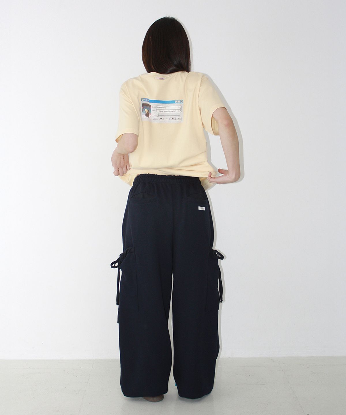 론론(RONRON) FRILL POCKET WIDE SWEAT PANTS NAVY