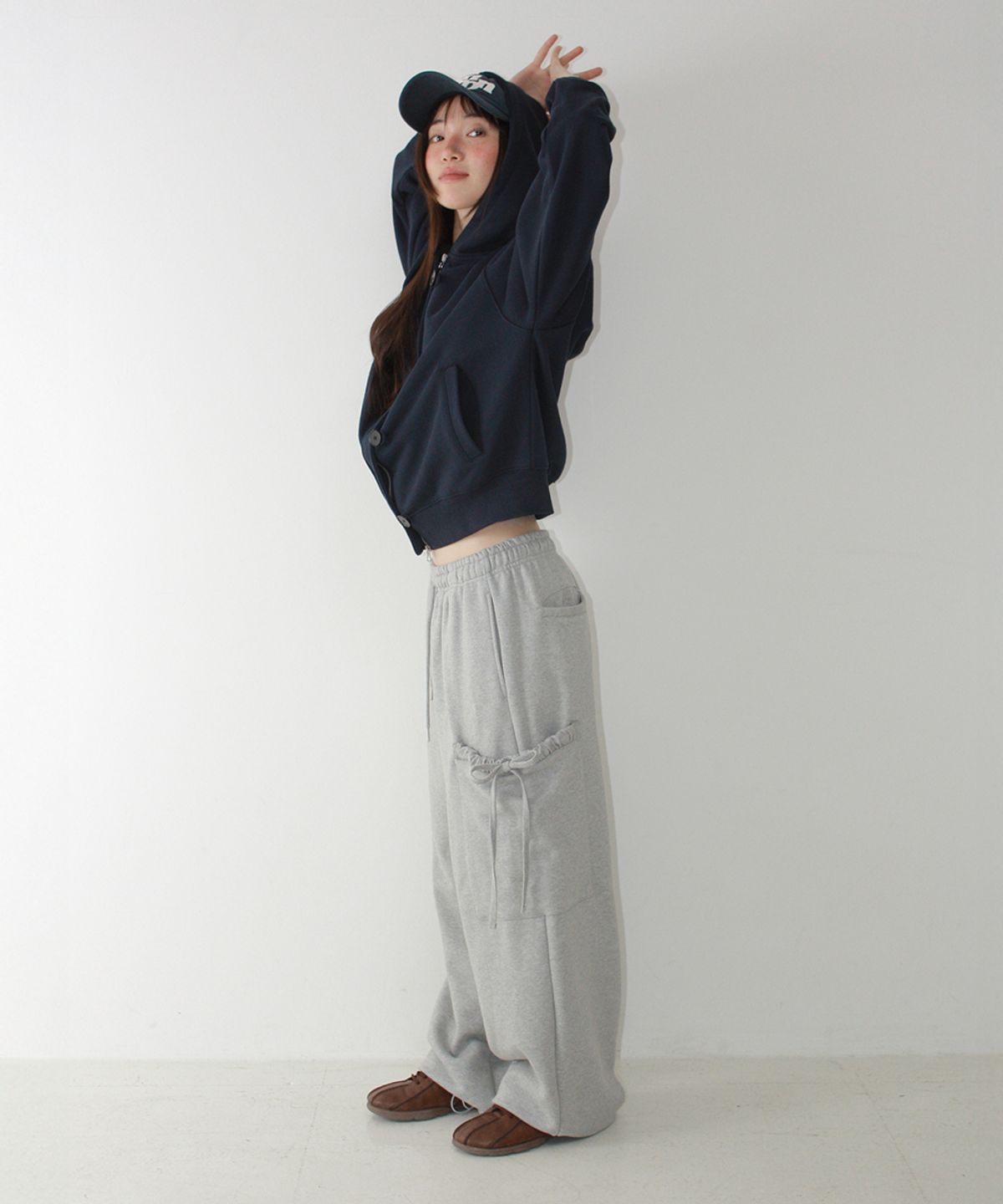 론론(RONRON) FRILL POCKET WIDE SWEAT PANTS GREY