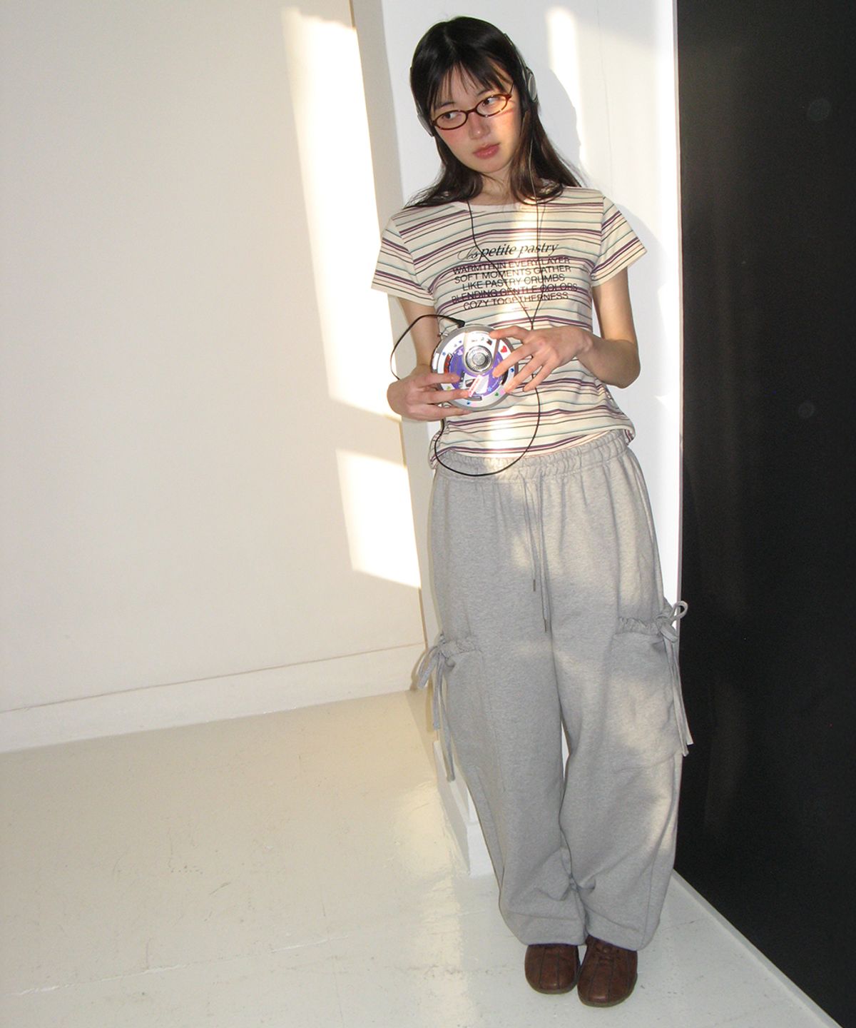 론론(RONRON) FRILL POCKET WIDE SWEAT PANTS GREY