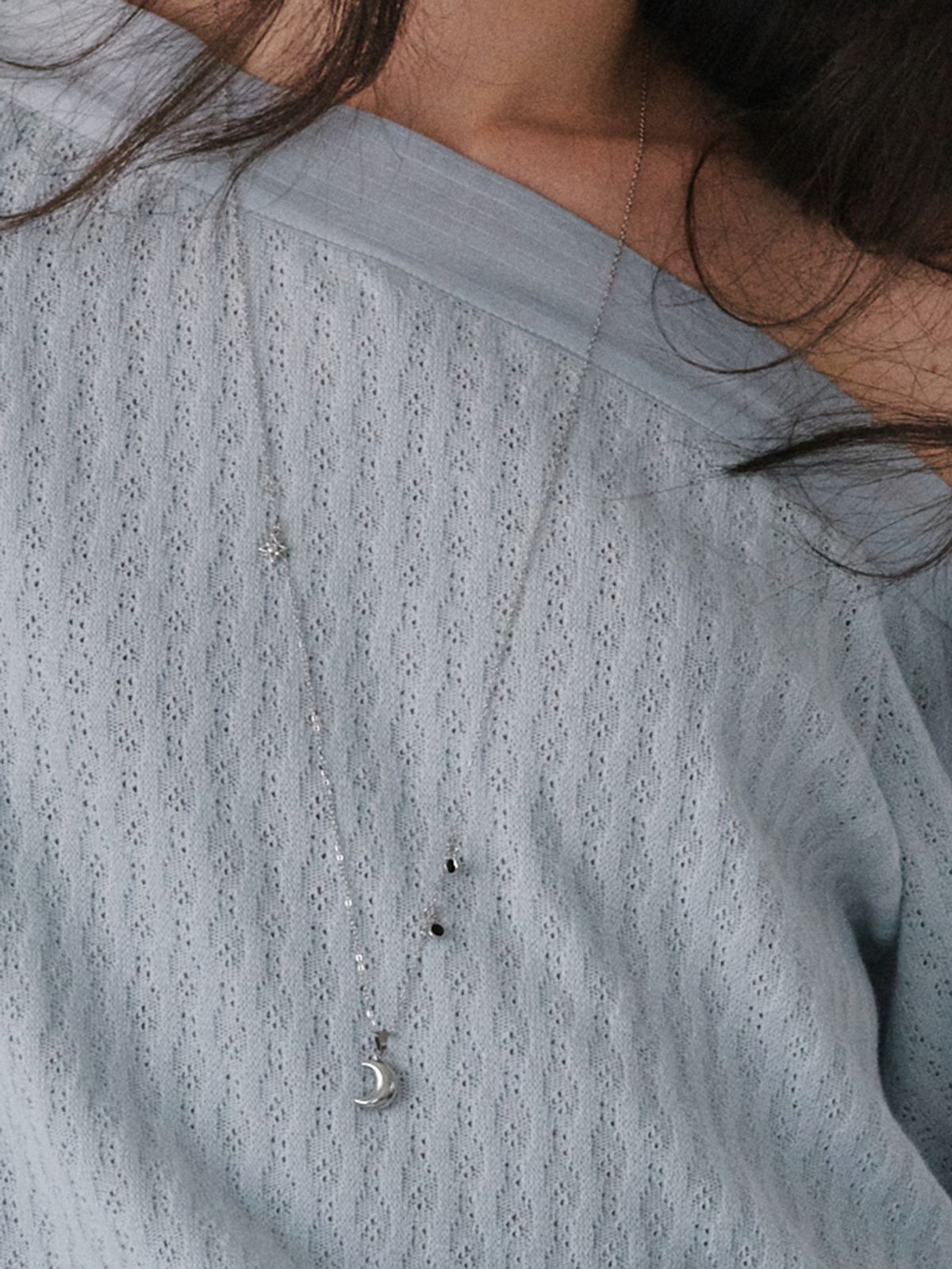 오앨(OUEL) CRESCENT NECKLACE_GREY
