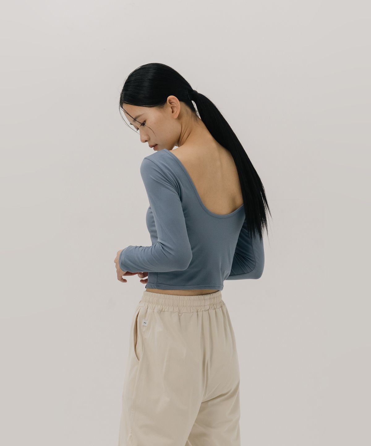 소함소함(SOHAMSOHAM) Yuj back open t-shirt_4colors