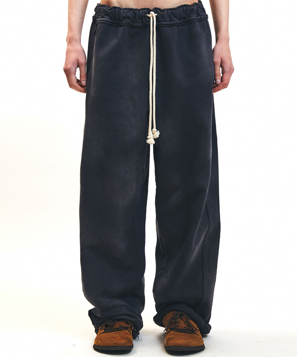 레어리티스(NINE RARITIES) Washed Frayed Sweatpants