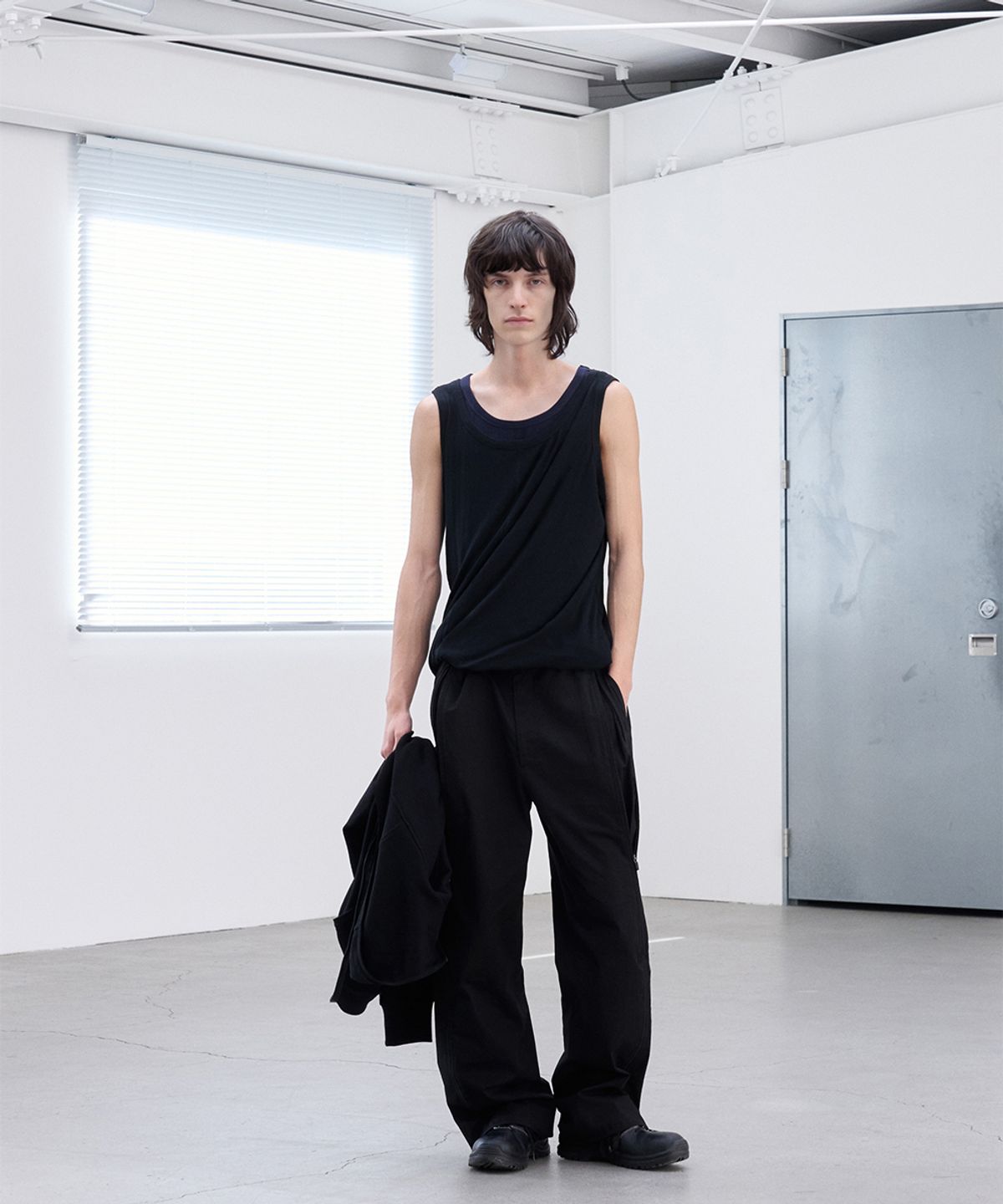 폼리쉬(FORMLICH) TWIST SLEEVELESS / BLACK & NAVY