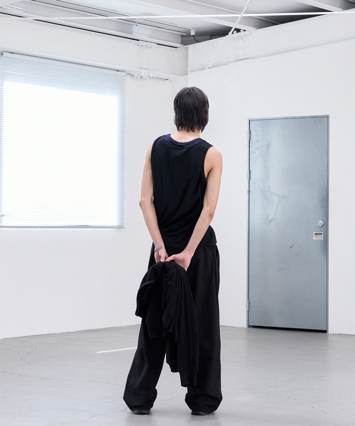 폼리쉬(FORMLICH) TWIST SLEEVELESS / BLACK & NAVY