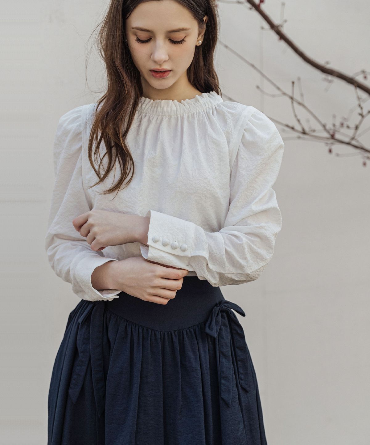 로트르드민(LAUTREDE MIN) Note Puff White Blouse
