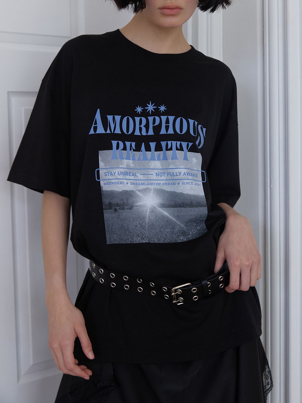 민더리(MEENDERI) AMORPHOUS REALITY T-SHIRT - BLACK