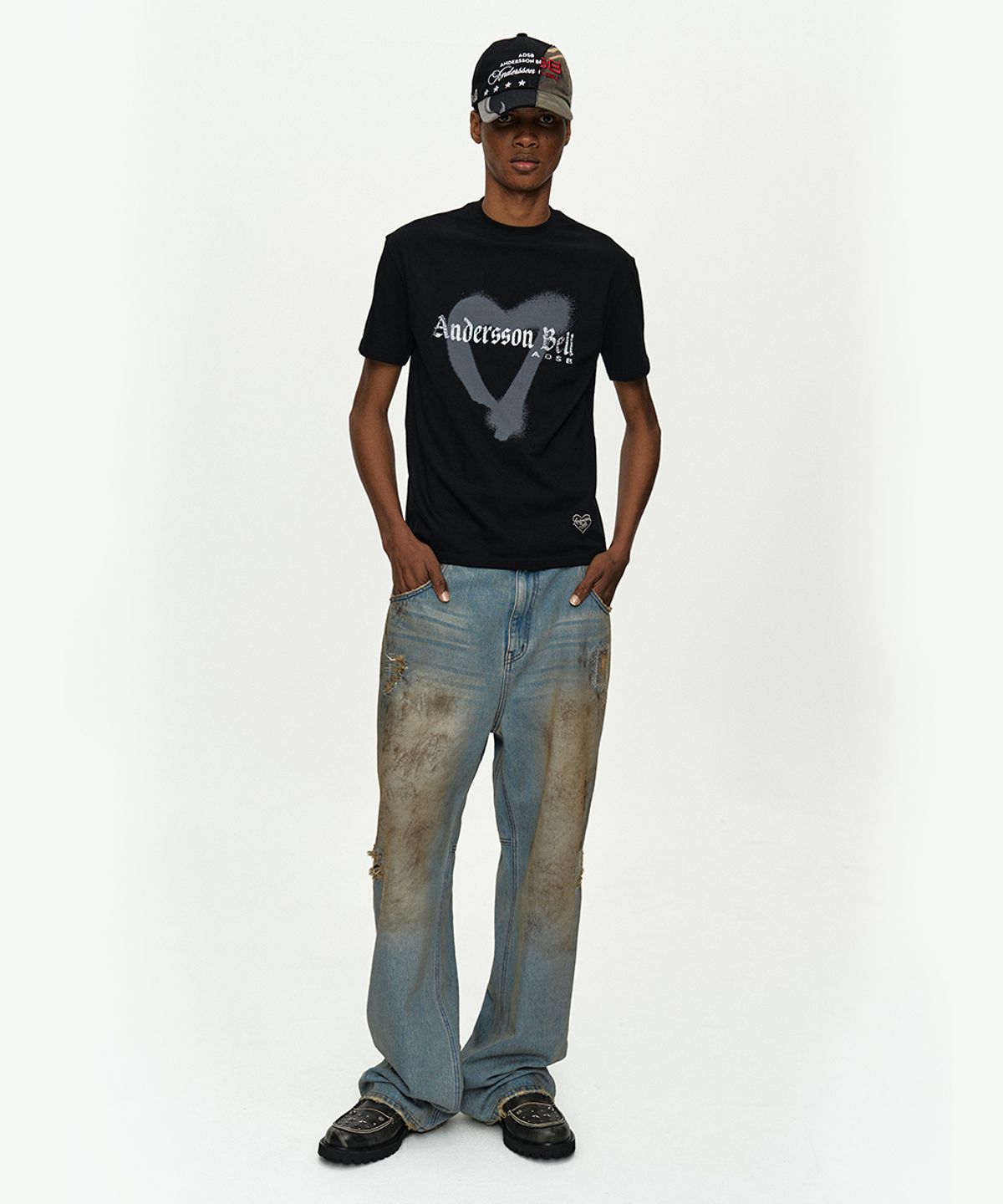 앤더슨벨(ADSB ANDERSSON BELL) (ESSENTIAL) UNISEX HEART T-SHIRT atb1417u(BLACK)