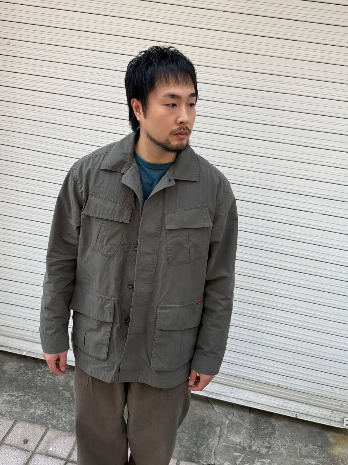 유니버셜 오버롤(UNIVERSAL OVERALL) UO GARMENT FATIGUE JACKET KHAKI