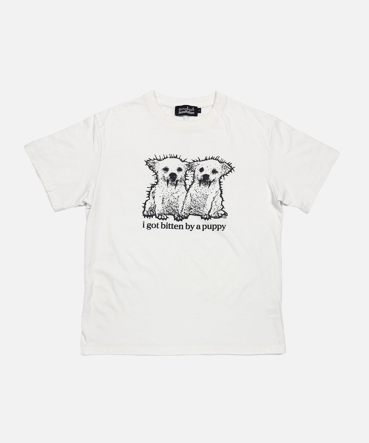 제스픽션(JESSFIXTION) I GOT BITTEN BY A PUPPY TEE (OFF WHITE)