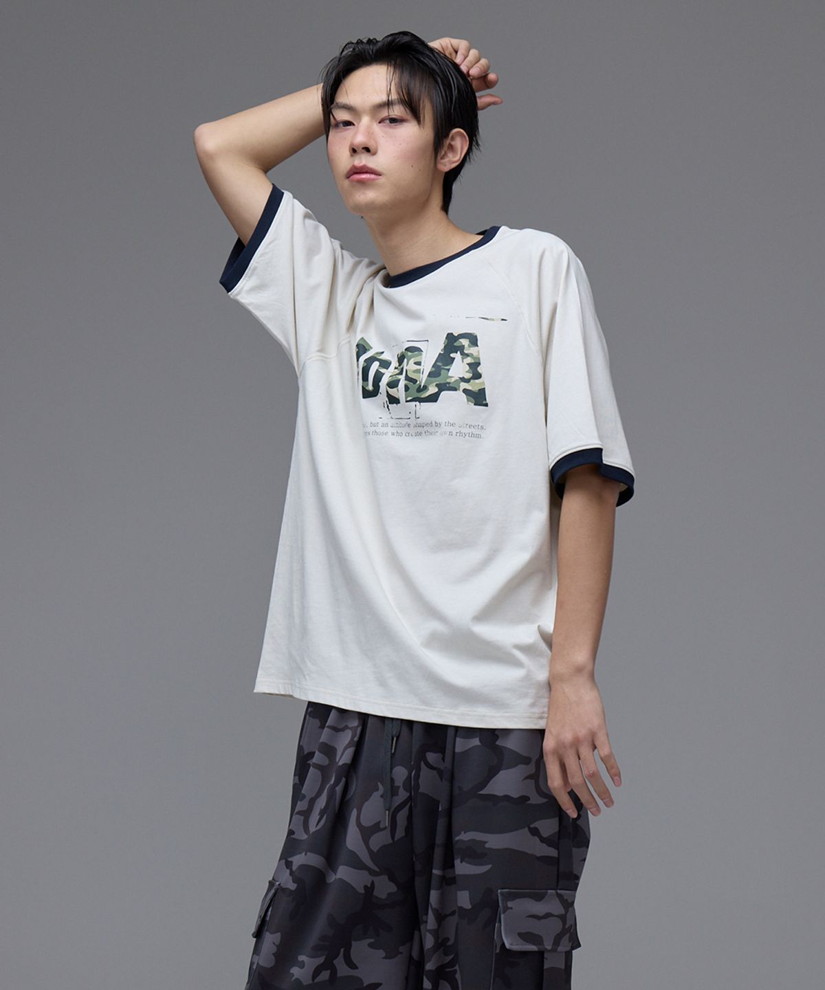 어반에이지(URBANAGE) 카모 나그랑 링거 오버핏 반팔_화이트