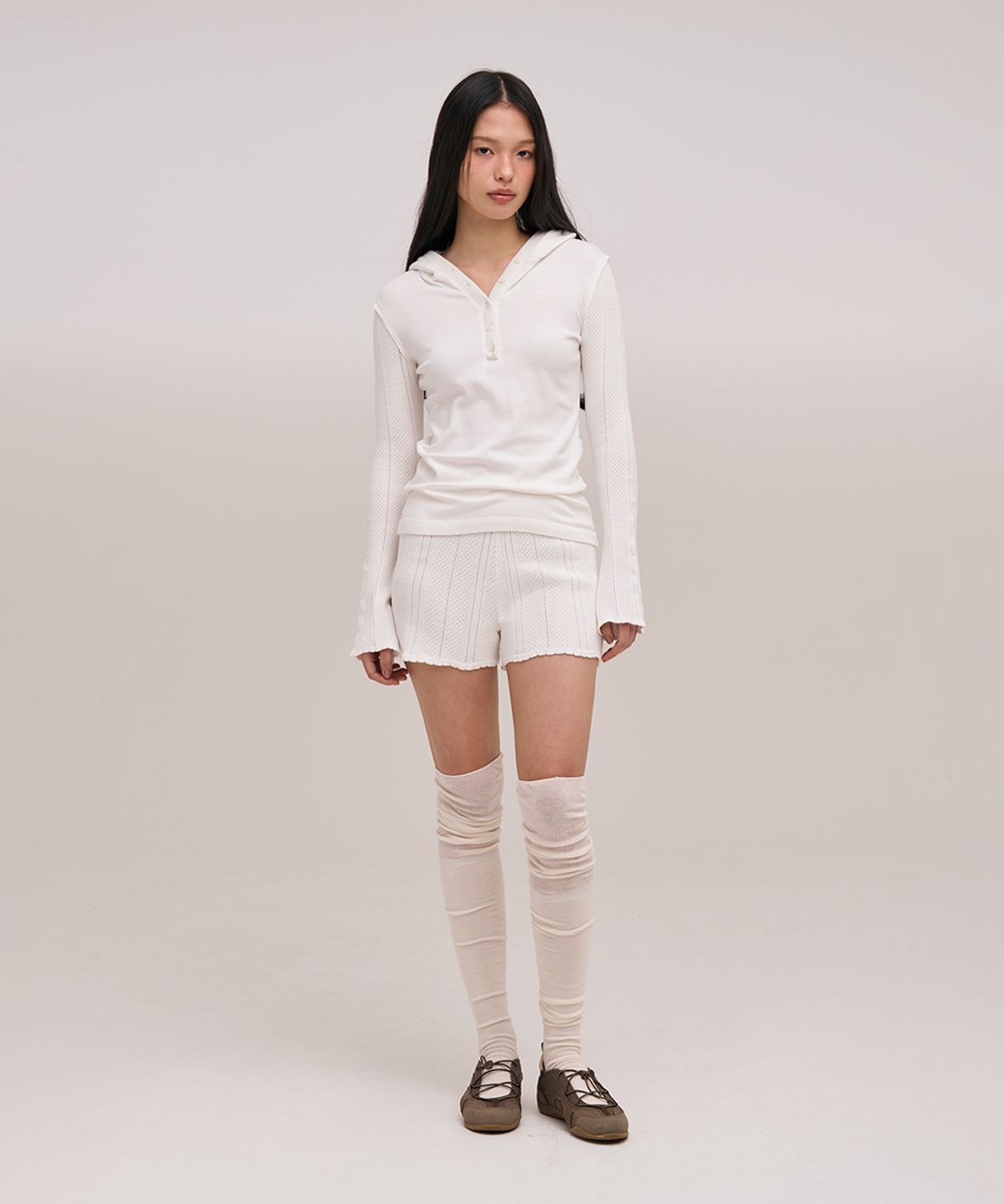 졸리앙볼(JOLIEENVOL) POINTELLE SLIM-FIT HOODIE (WHITE)