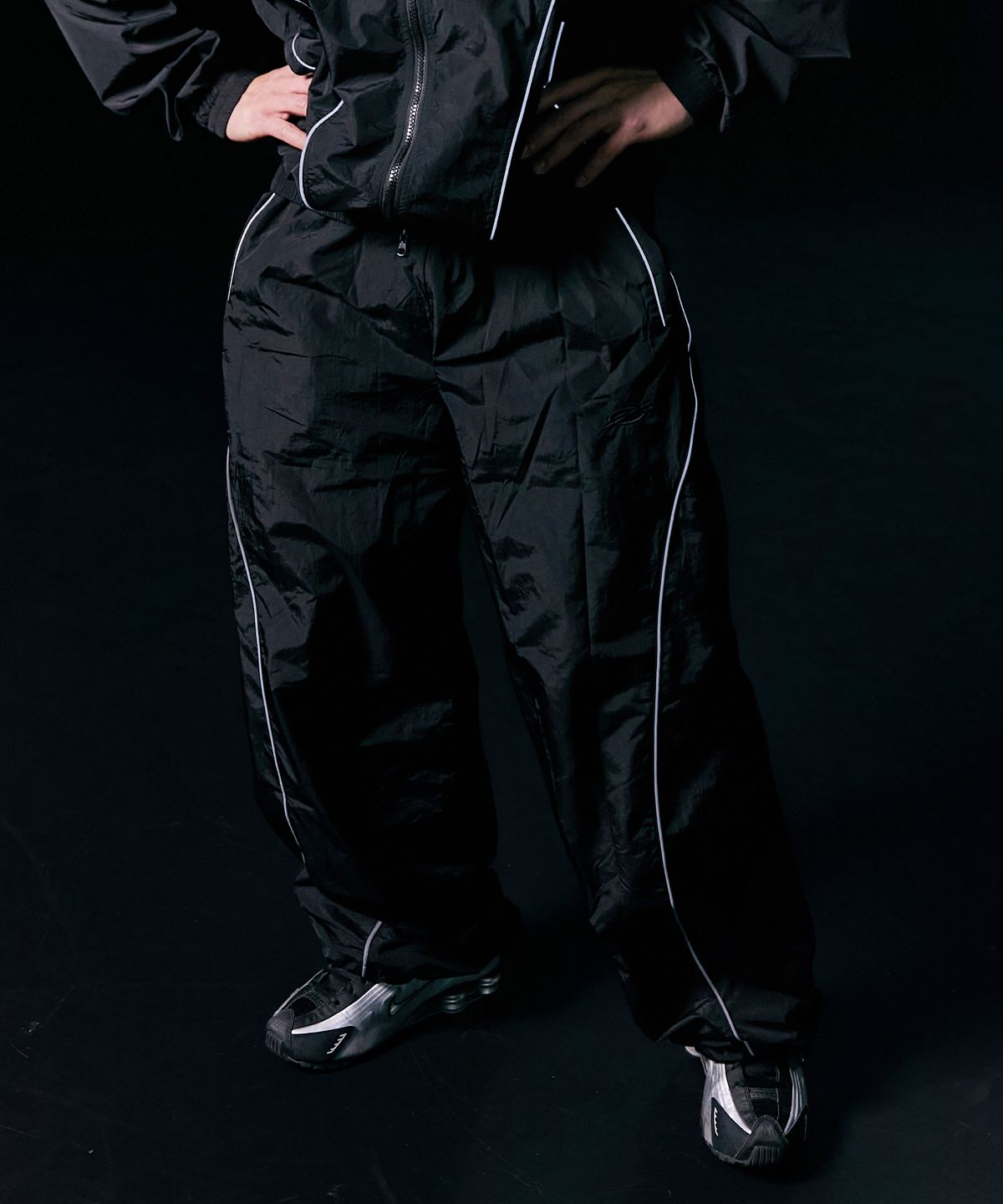 더랭크(THERANK) DRY SHELL HYBRID TRACK PANTS [BLACK]