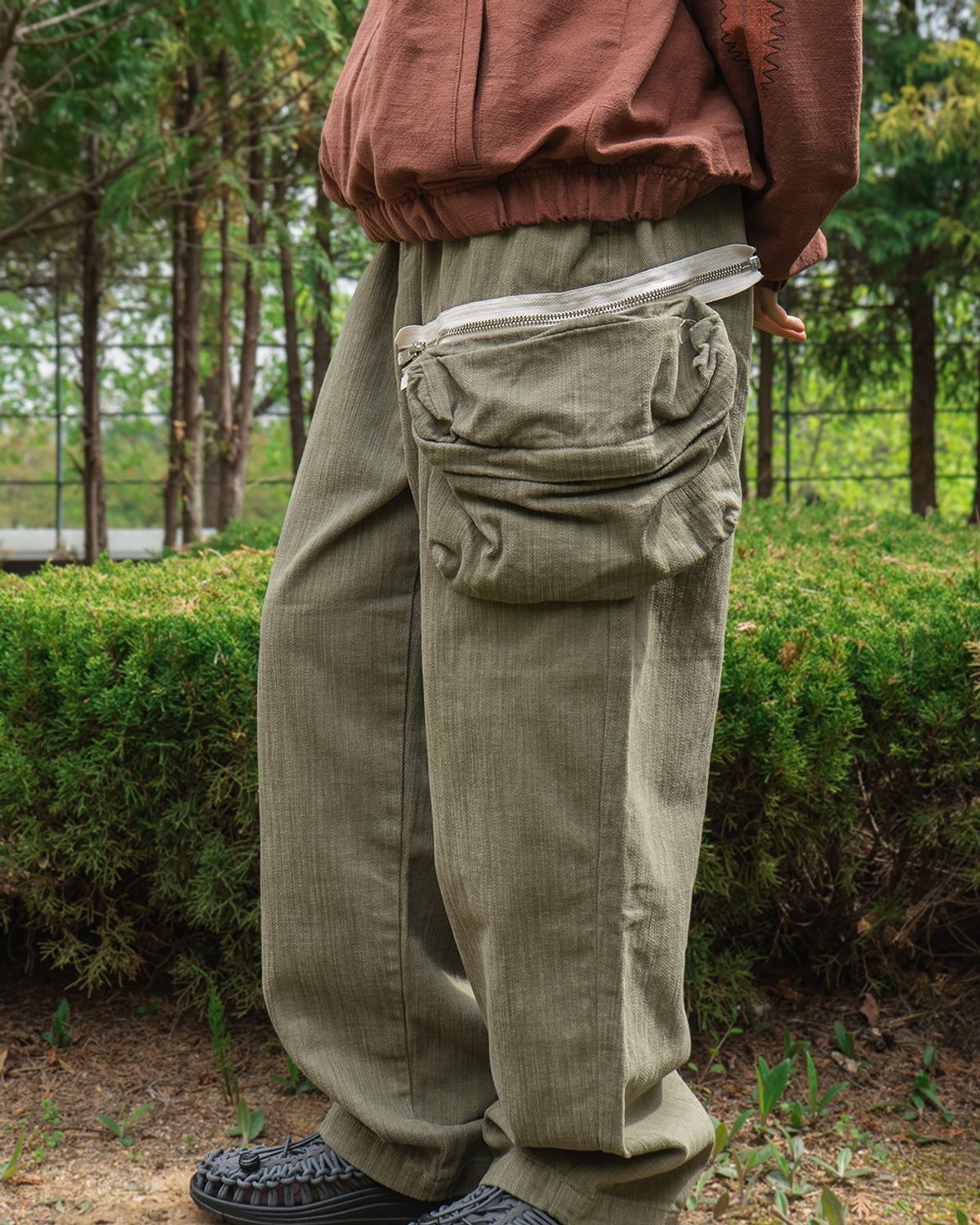카락터(KARACTOR) Trapper pouch pants / Ash khaki