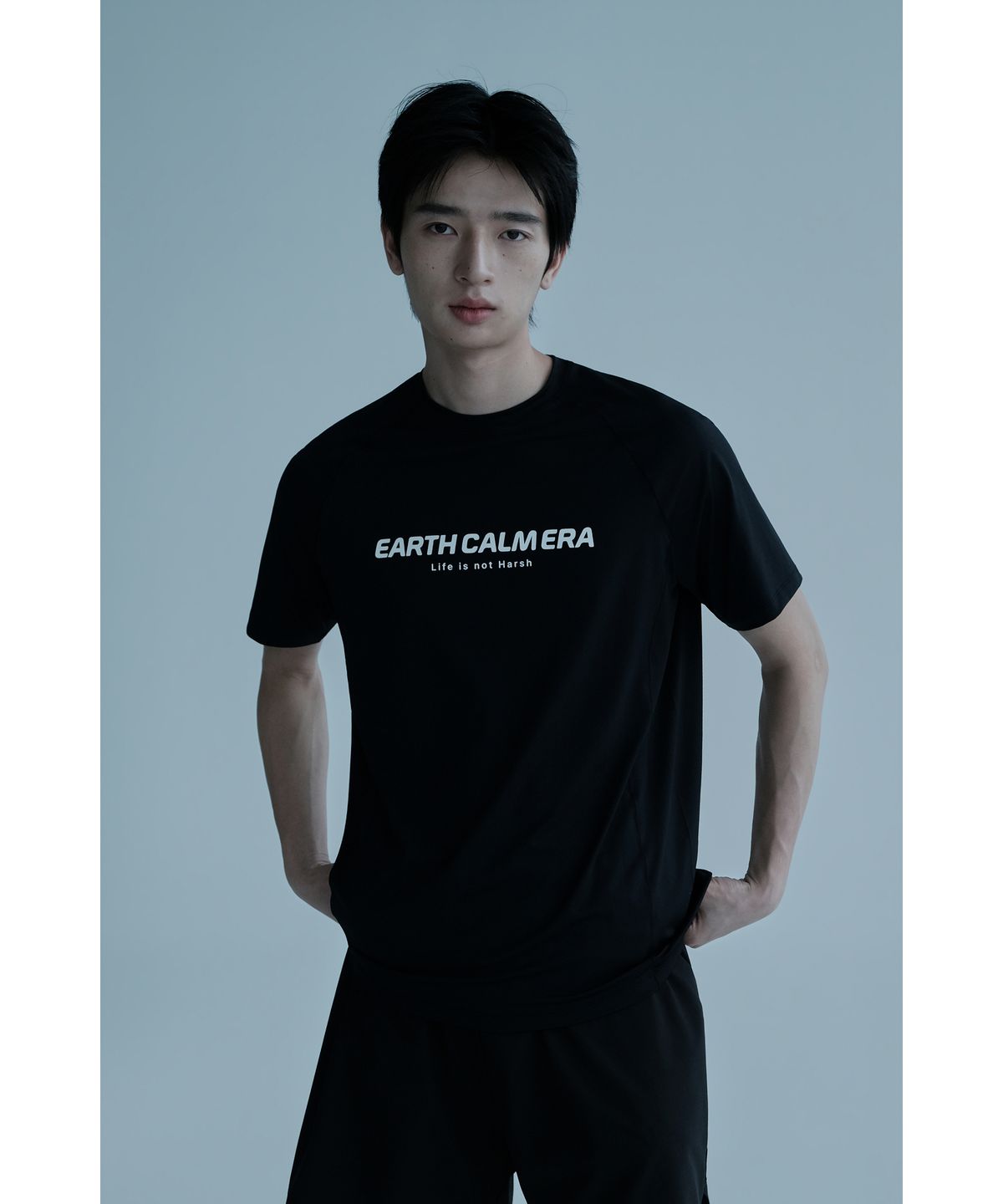 얼스캄에라(EARTH CALM ERA) 벤틸레이션 액티브 숏슬리브_블랙
