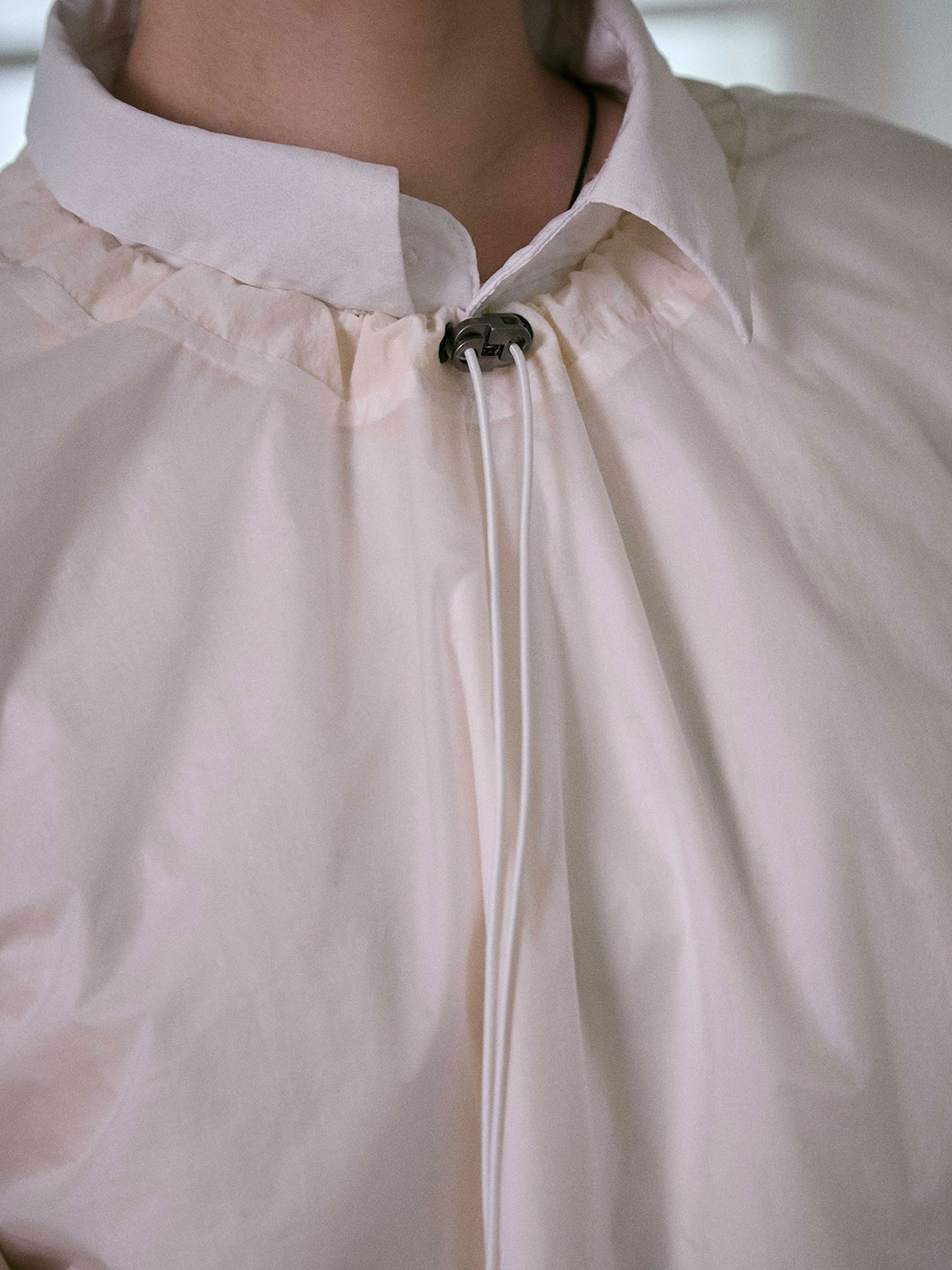 로움(ROWM) ETHAN WIND TOP (CREAM)