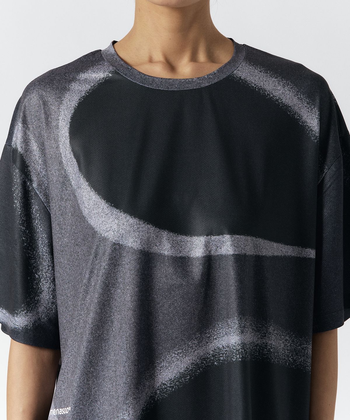 미나수(MENASOO) Unisex Flow Graphic Oversized T Shirt