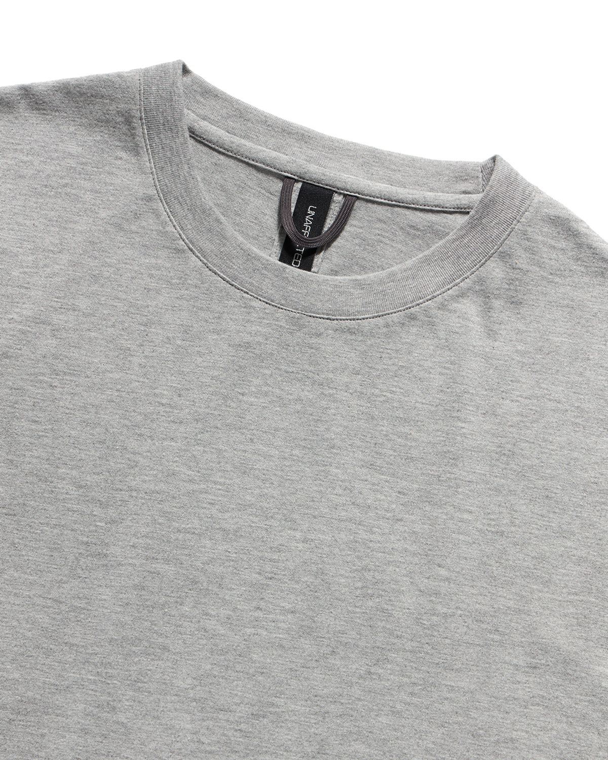언어펙티드 에센셜(UNAFFECTED ESSENTIAL) CROPPED T-SHIRT / GREY MELANGE