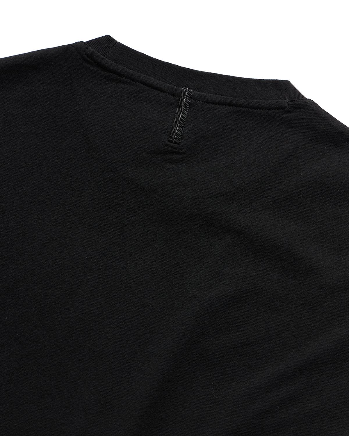 언어펙티드 에센셜(UNAFFECTED ESSENTIAL) CROPPED T-SHIRT / BLACK