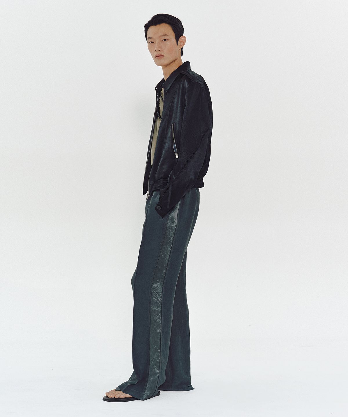 엠엠아이씨(MMIC) GLINT PANTS (CHARCOAL)