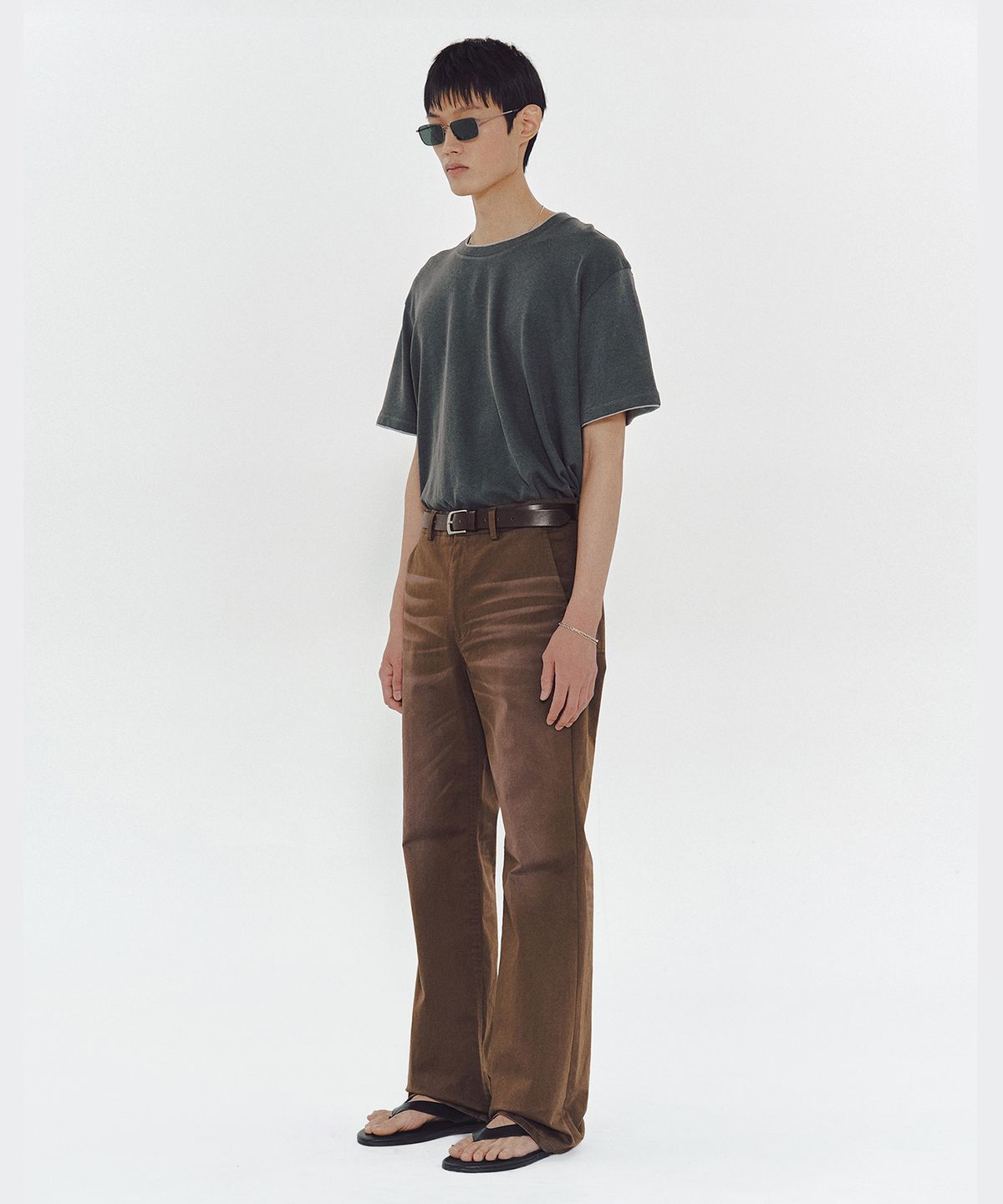 엠엠아이씨(MMIC) BLUES FLARE CHINO PANTS (BROWN)
