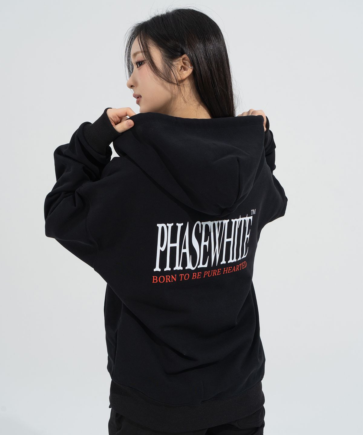 페이즈화이트(PHASEWHITE) [PHASE_1] X LOGO HOOD ZIP-UP_BLACK / 8802026-HZ01