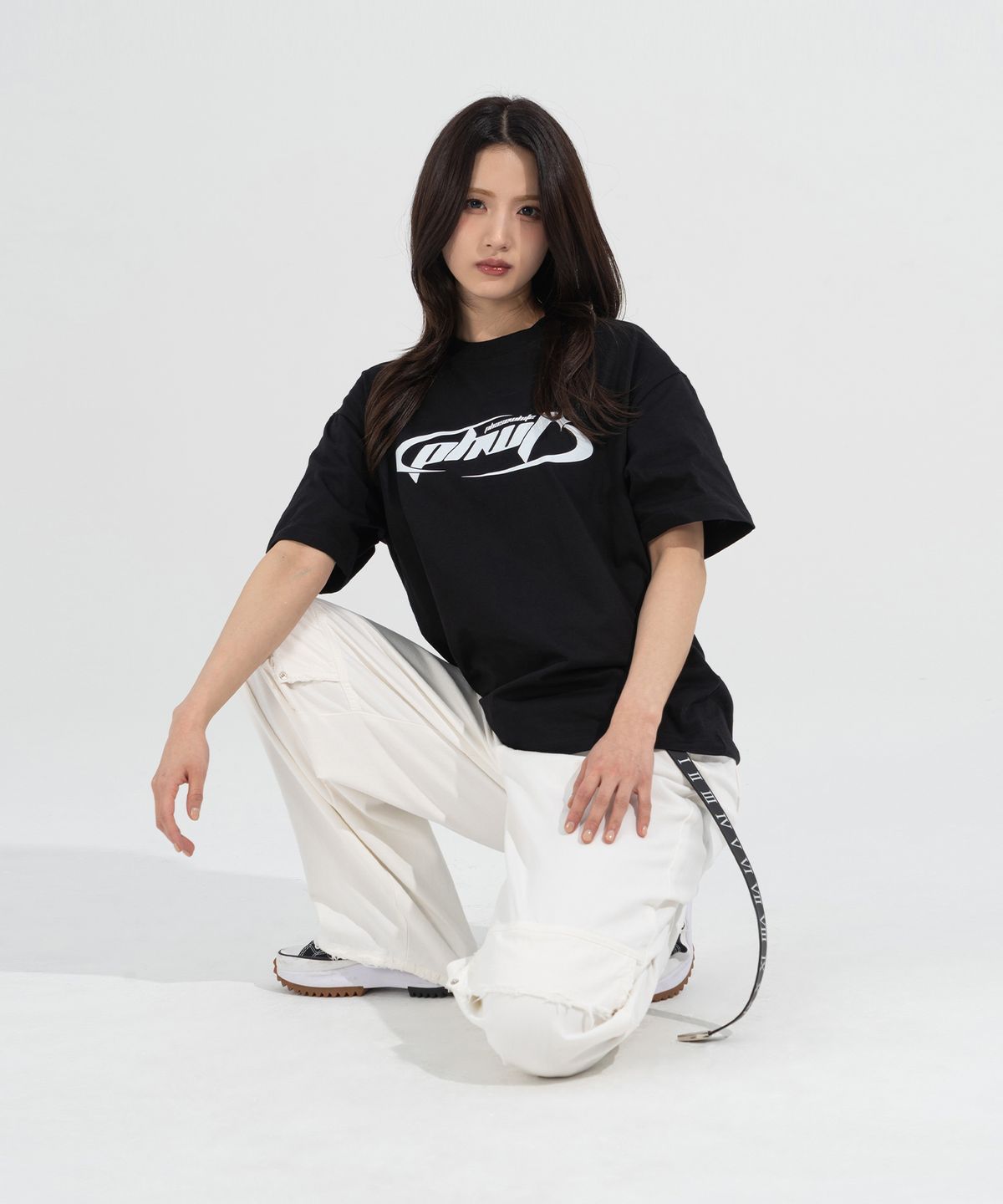 페이즈화이트(PHASEWHITE) [PHASE_1] MILLENIUM LOGO TEE_BLACK / 8802026-ST04