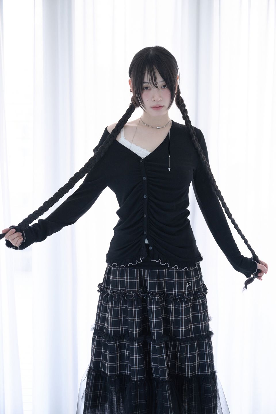 MUSINSA公式 | MIRECO ASYMMETRIC SHIRRING LACE CARDIGAN BLACK