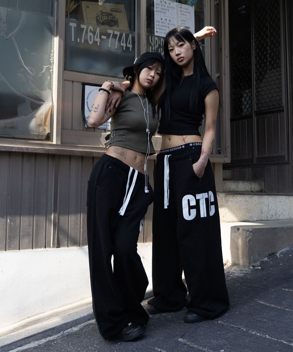 씨티씨(CTC) Beginning buckle tee (black)