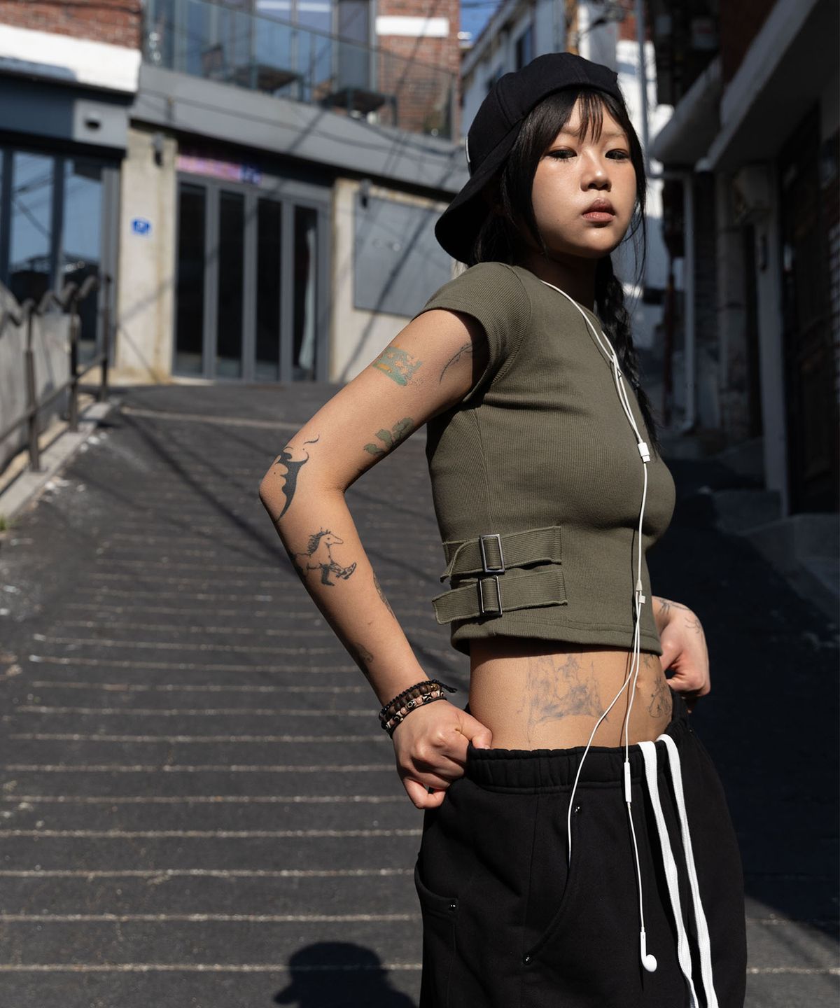 씨티씨(CTC) Beginning buckle tee (khaki)
