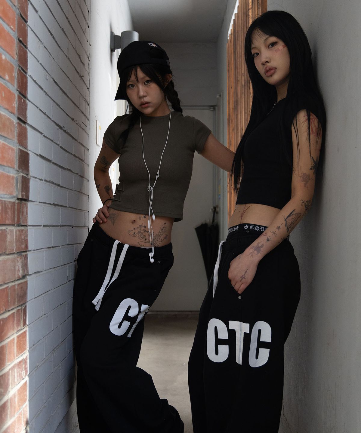 씨티씨(CTC) Beginning buckle tee (khaki)
