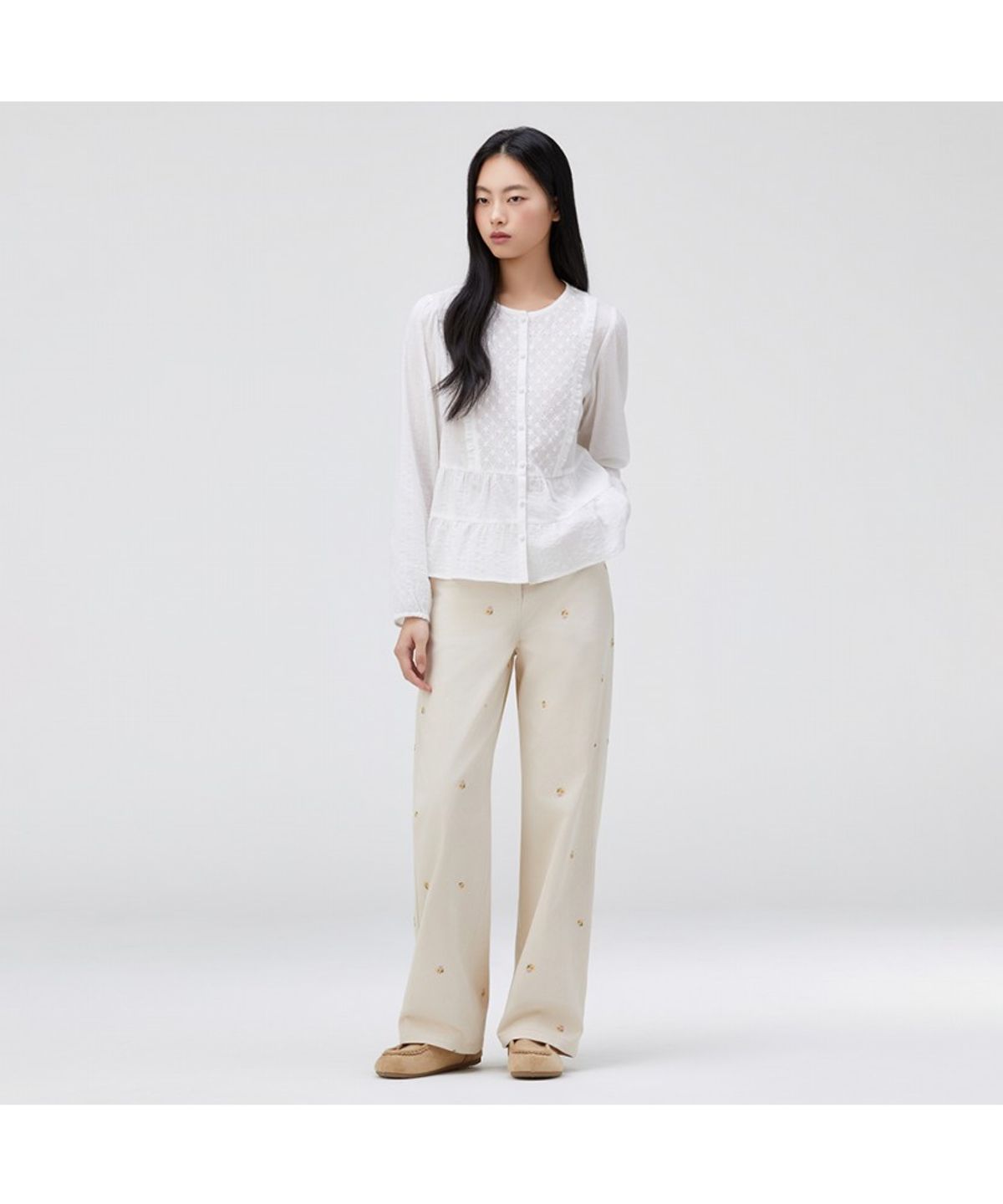 써스데이 아일랜드(THURSDAY ISLAND) 플라워 모티브 자수바지_T262MPT141W