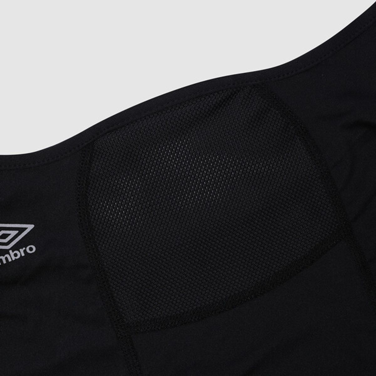 엄브로(UMBRO) 스포츠 냉감 스카프 블랙 UR223SAO52