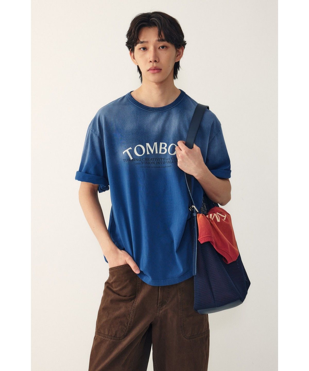 스튜디오 톰보이(STUDIO TOMBOY) [MEN] 스프레이 워싱 로고 티셔츠_다크 블루 9156222214