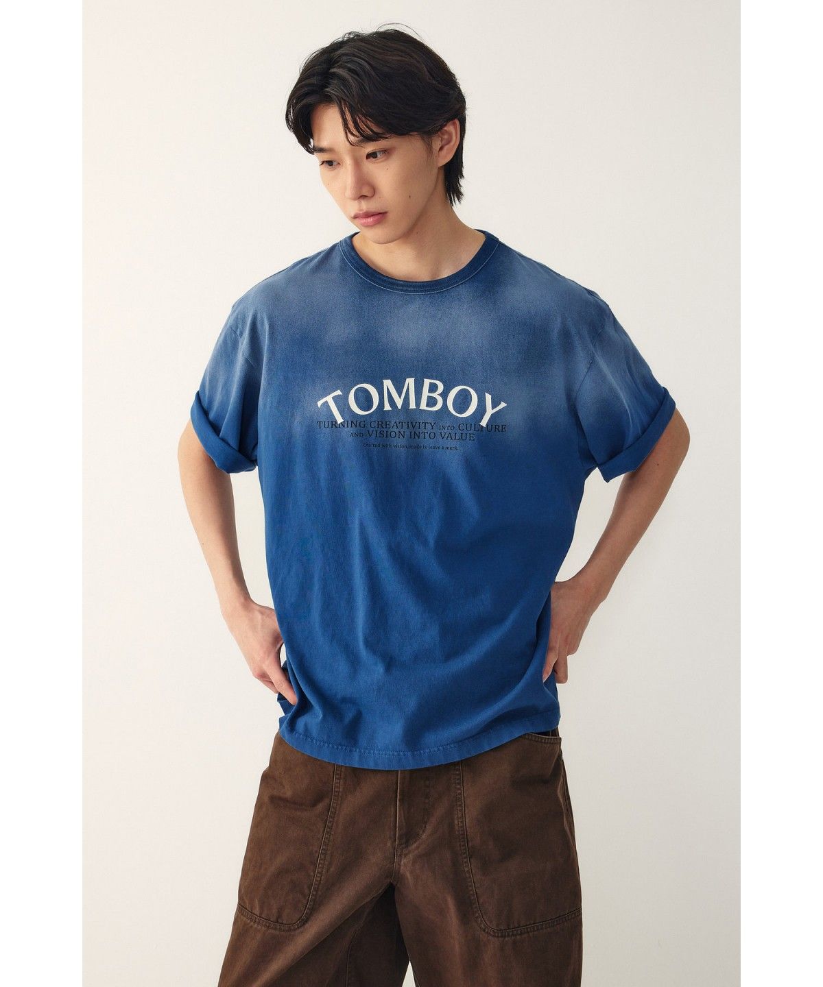 스튜디오 톰보이(STUDIO TOMBOY) [MEN] 스프레이 워싱 로고 티셔츠_다크 블루 9156222214