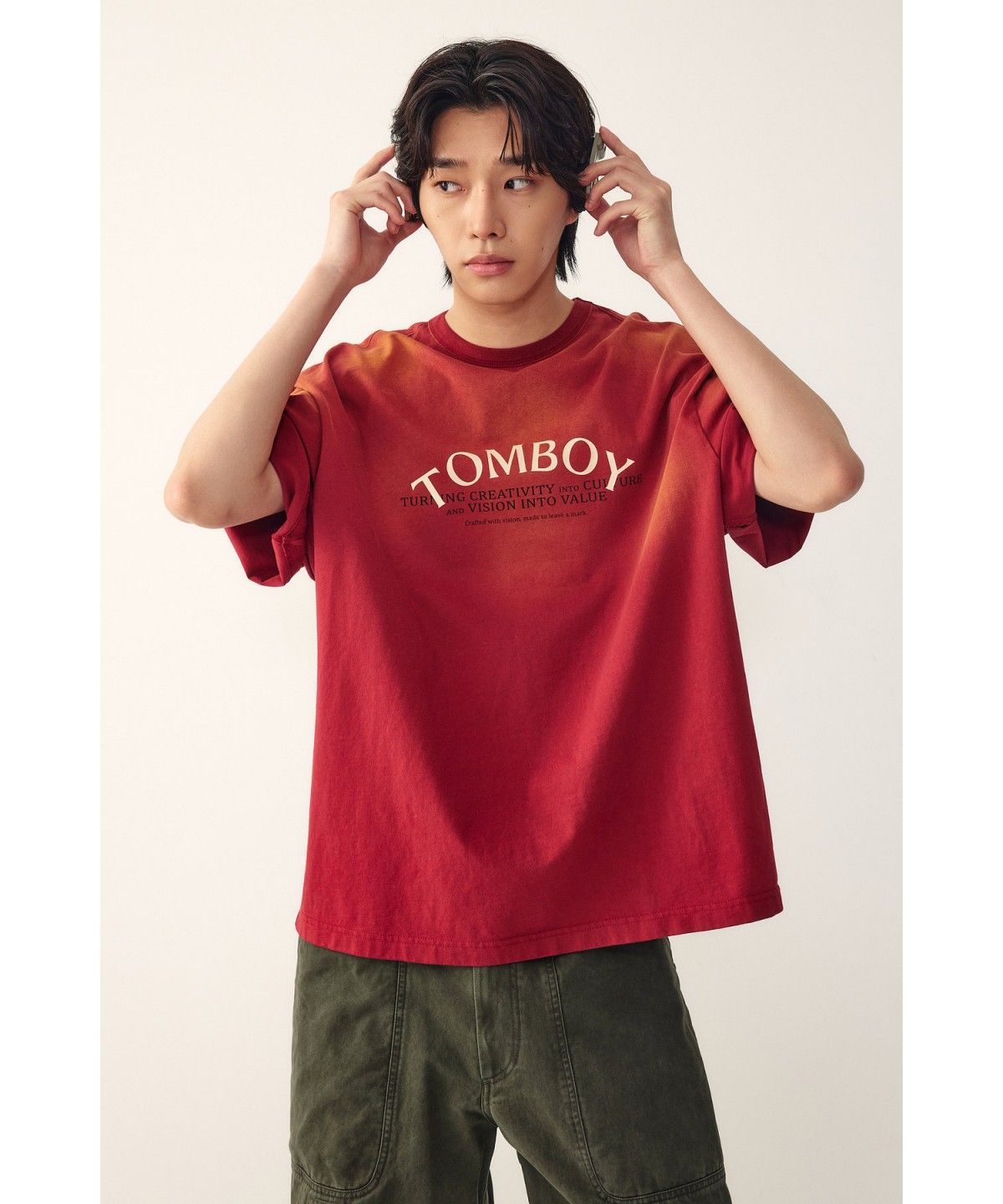 스튜디오 톰보이(STUDIO TOMBOY) [MEN] 스프레이 워싱 로고 티셔츠_레드 9156222214
