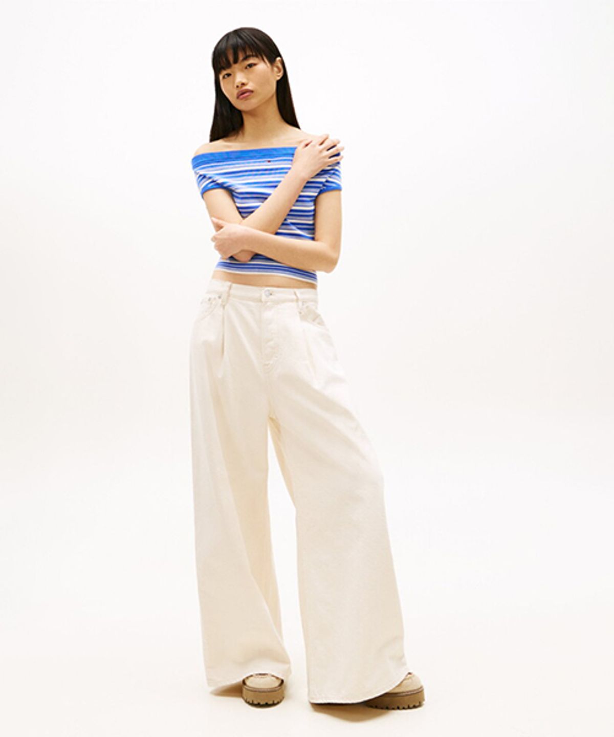 타미진스(TOMMY JEANS) 스트라이프 오프 숄더 스웨터 (T32G1KTO35TWT1C6H)