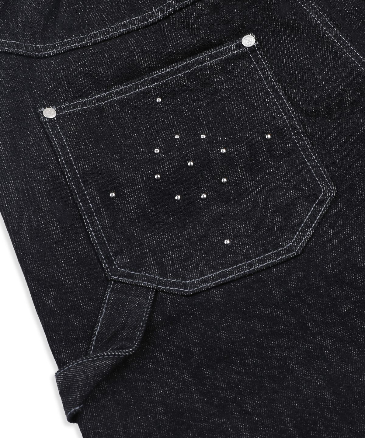 엑스톤즈(XTONZ) XF011 스터드 카펜더 버뮤다 데님 팬츠 (BLACK)