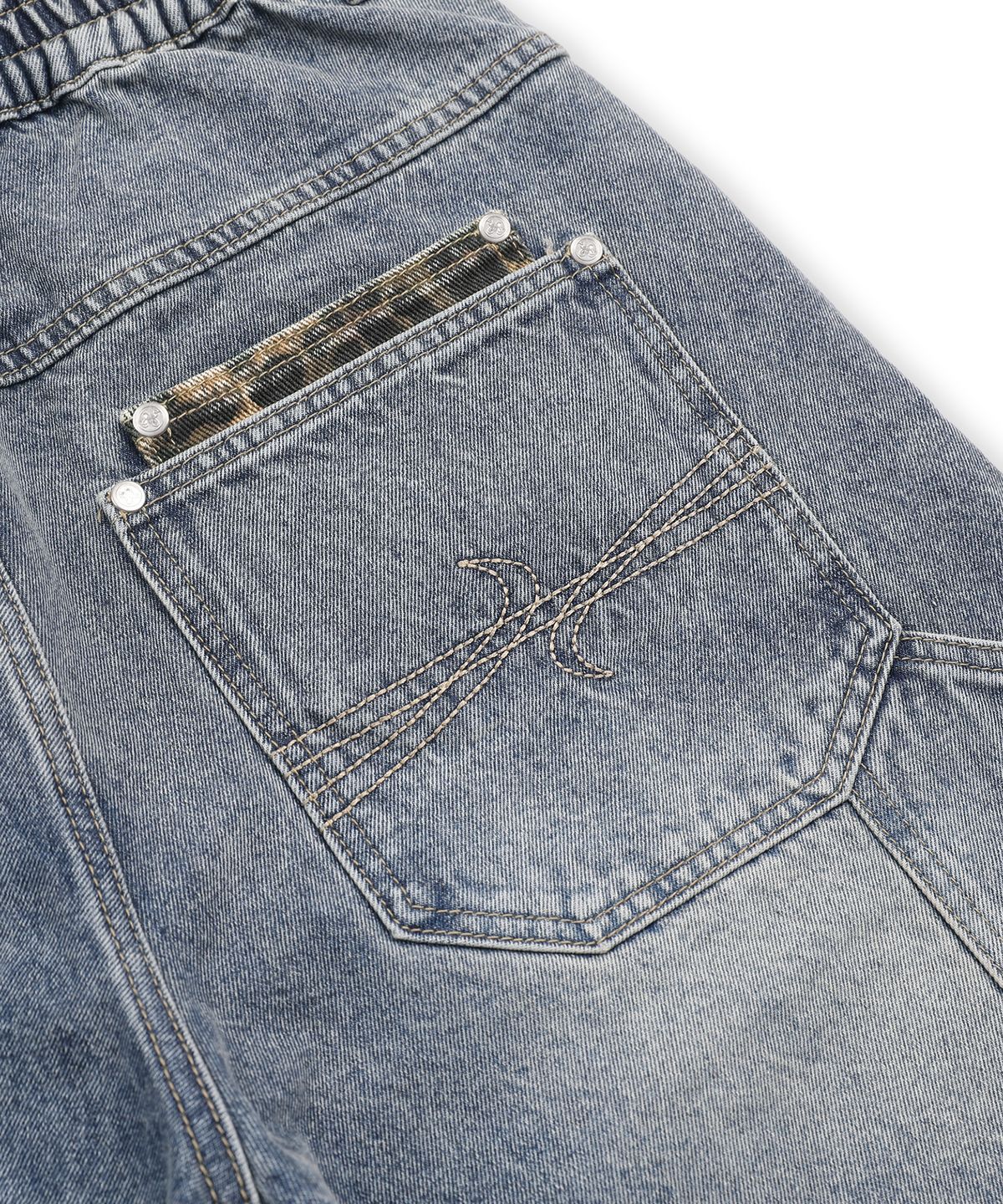 엑스톤즈(XTONZ) XF012 레오파드 카펜더 버뮤다 데님 팬츠 (BLUE)