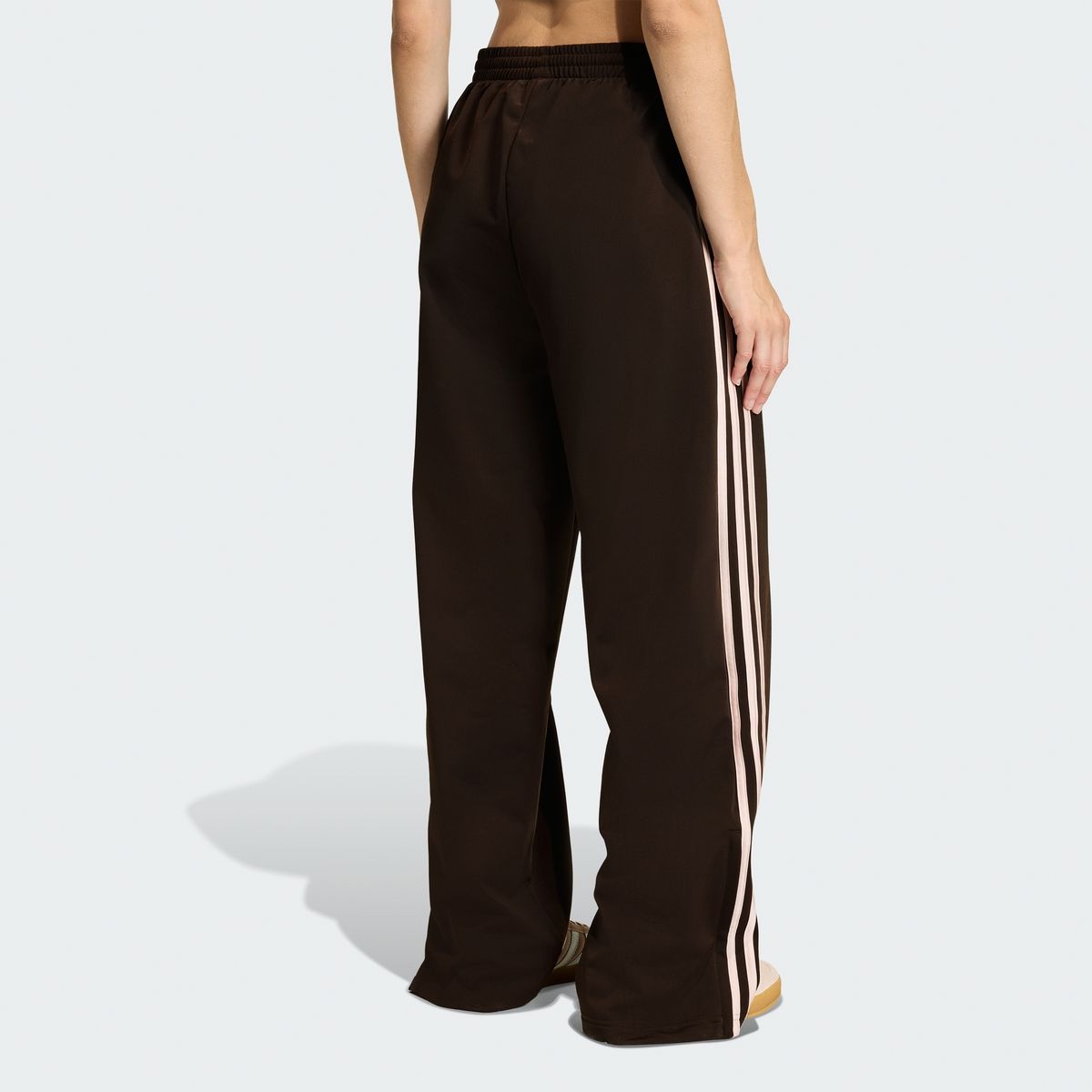 아디다스(ADIDAS) 파이어버드 루즈 트랙 팬츠 - 아우라커피:샌드핑크 / KD3664