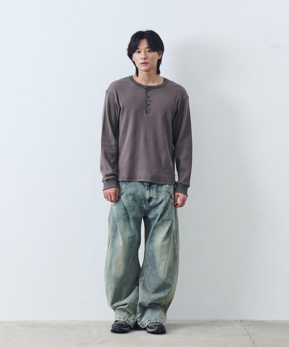 논타입(NONTYPE) WAFFLE HERNY NECK T-SHIRTS (CHARCOAL)