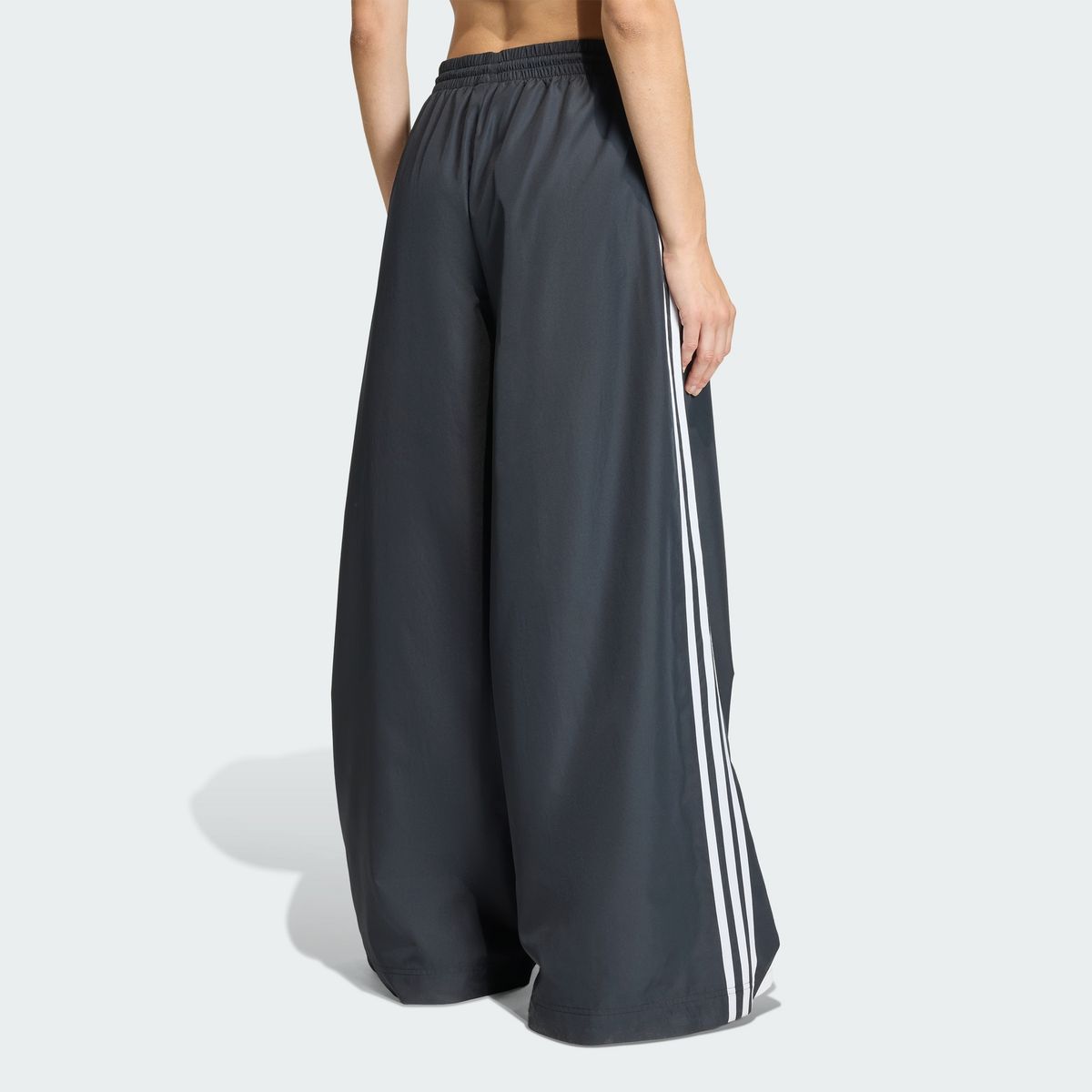 아디다스(ADIDAS) 파이어버드 아딜레늄 트랙 팬츠 - 블랙:화이트 / KD2914