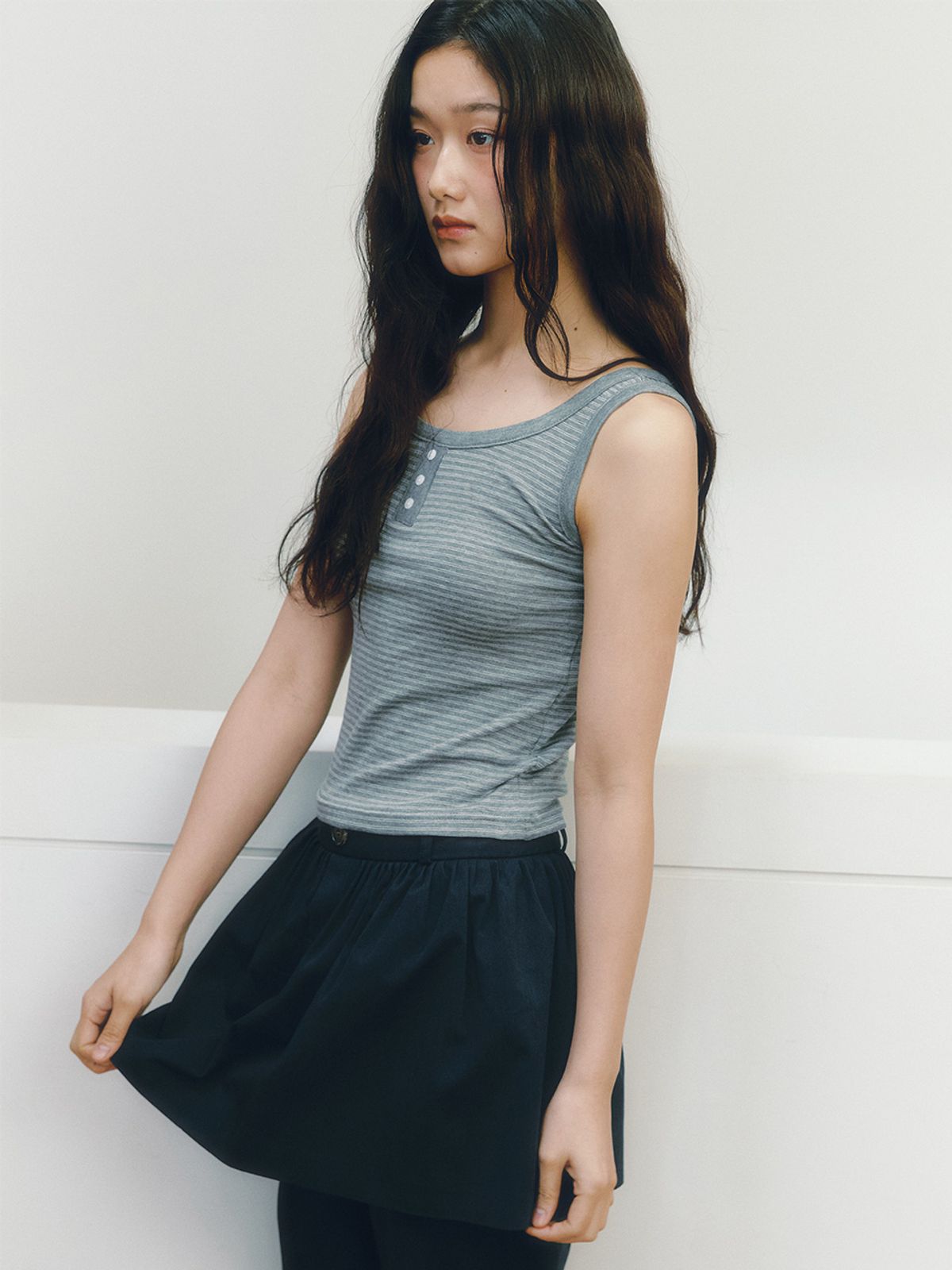 가니송(GANISONG) 다니엘 스트라이프 탑_그레이