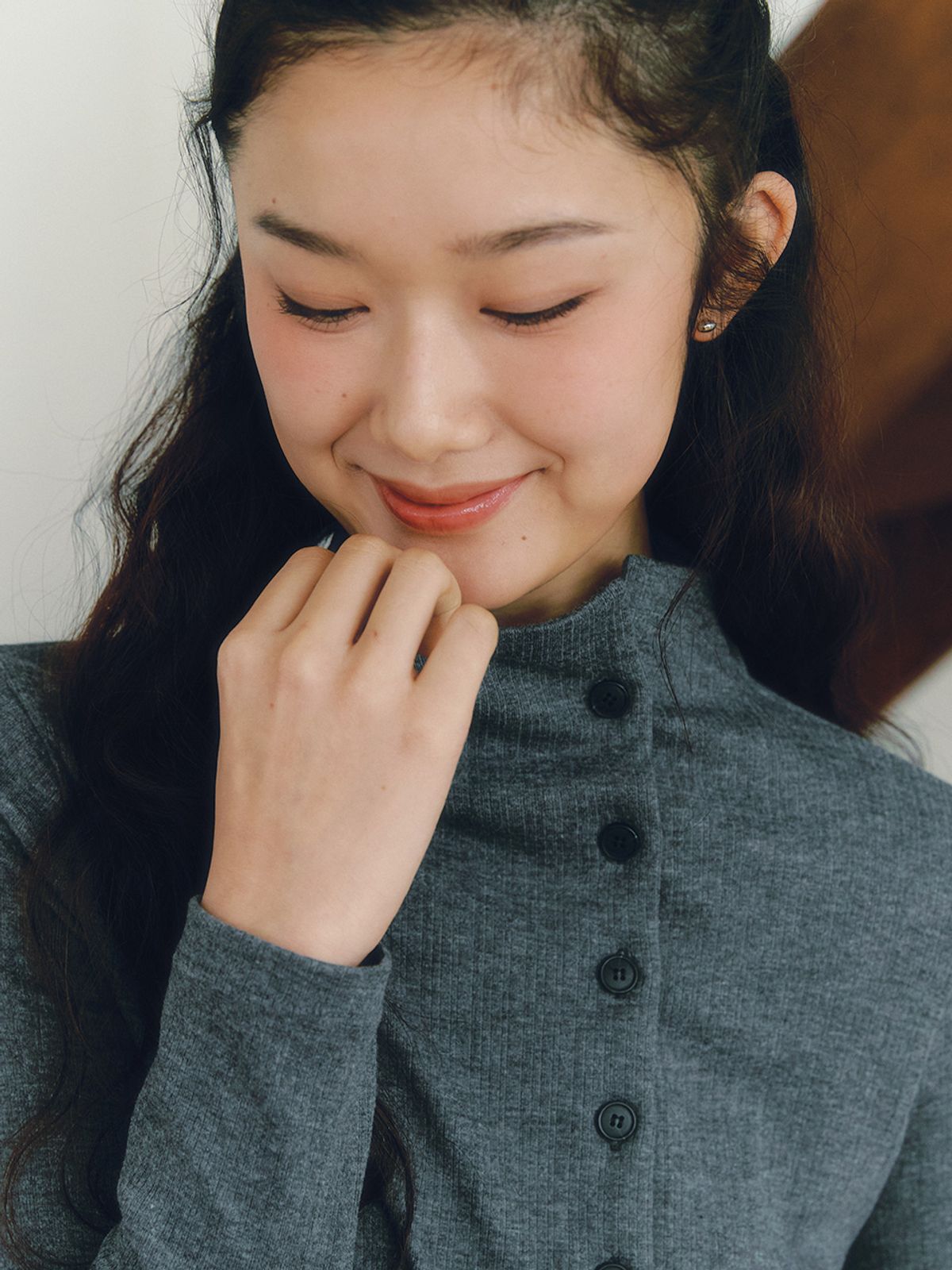 가니송(GANISONG) 하프 넥 버튼 풀오버_그레이