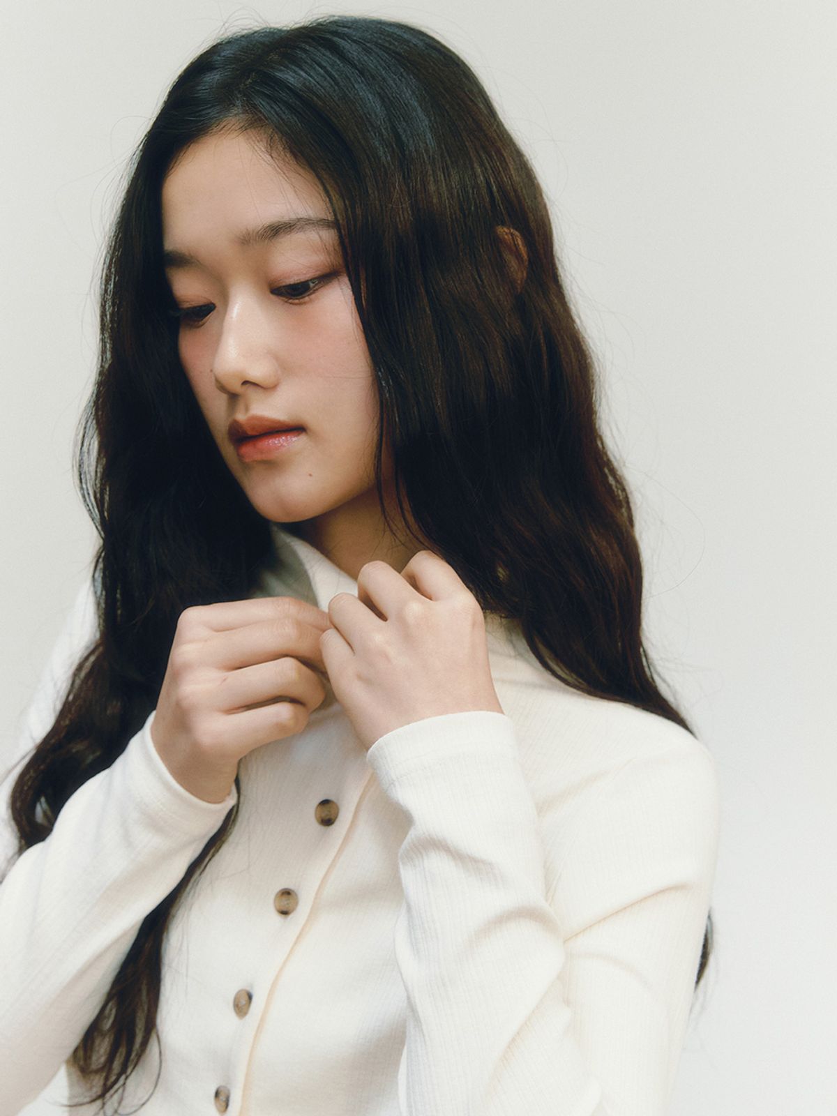 가니송(GANISONG) 하프 넥 버튼 풀오버_크림
