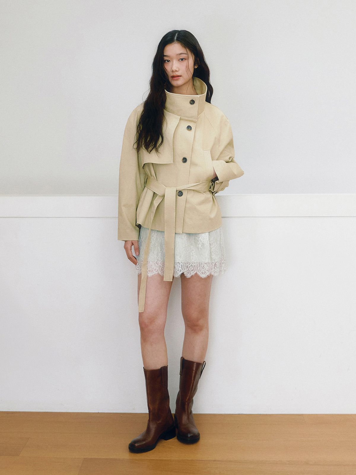 가니송(GANISONG) 하이넥 숏 트렌치 코트_옐로 베이지