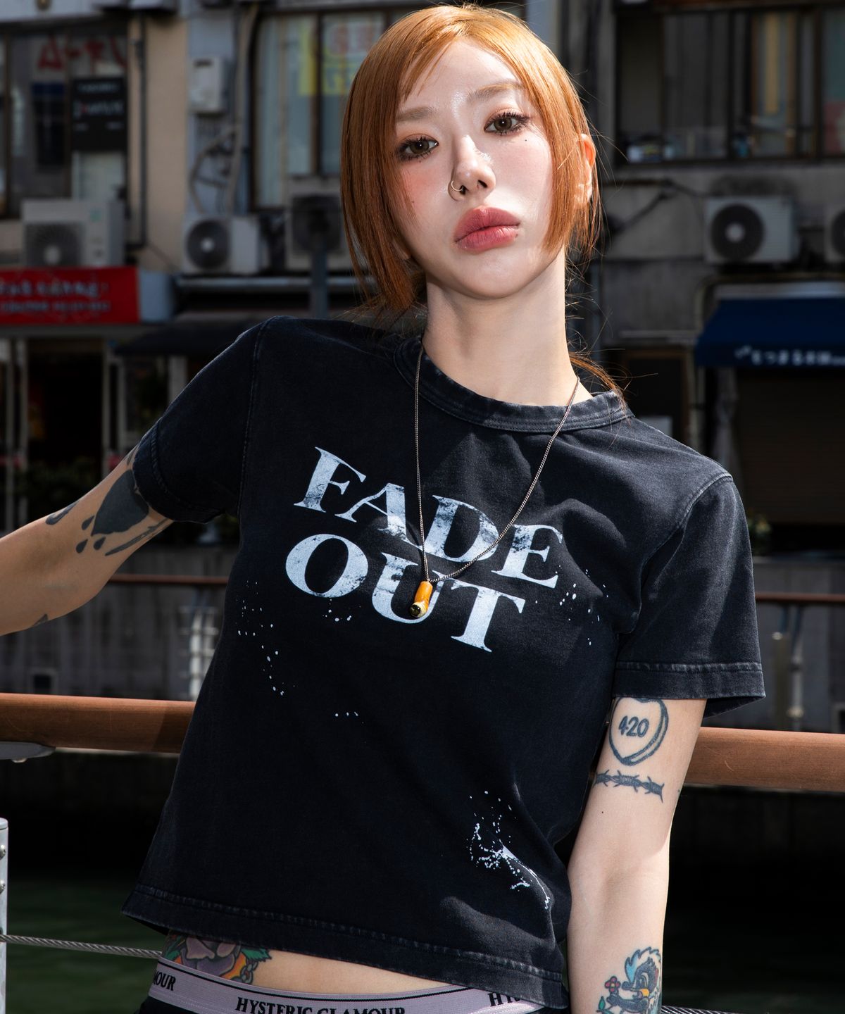 엑스톤즈(XTONZ) XF009 페이드 페인팅 워싱 티셔츠 (BLACK)