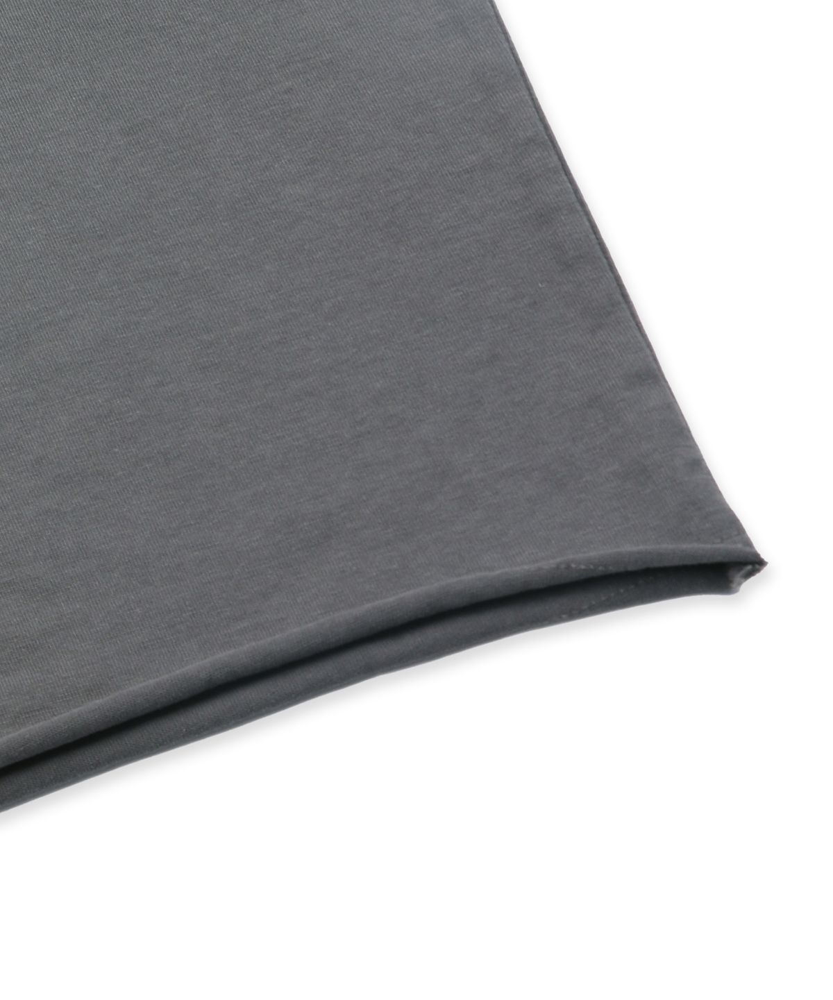 엑스톤즈(XTONZ) XF010 안티 핀 뱃지 티셔츠 (CHARCOAL)